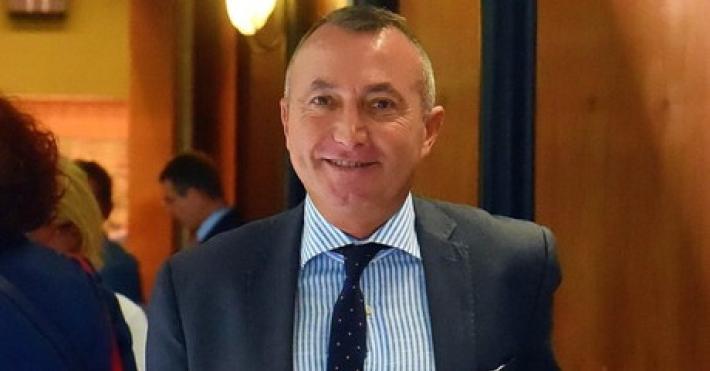 Addio a Franco Lauro, la voce (e il volto) del basket in Italia