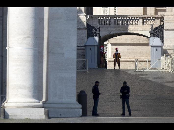 Il Papa crea una task-force per la 'fase 2'