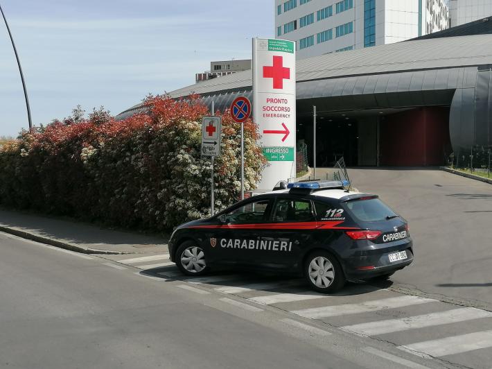 Infermiera aggredita e  derubata all'alba prima del turno al Maggiore: arrestato un 24 enne nigeriano