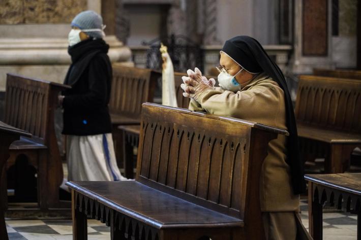 Piacenza, il parroco: 'Non pagate le multe e venite a messa nonostante il virus'