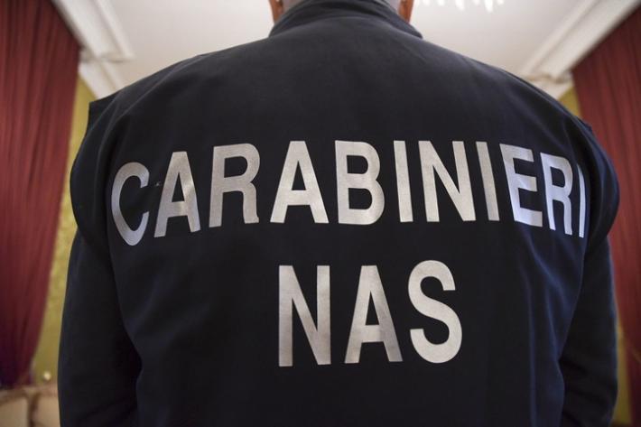 Mascherine e prodotti igienizzanti irregolari: sequestri e denunce. Quasi 285 mila pezzi bloccati a Parma