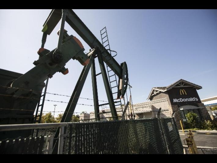 Ucraina: Ue prepara stop al petrolio russo