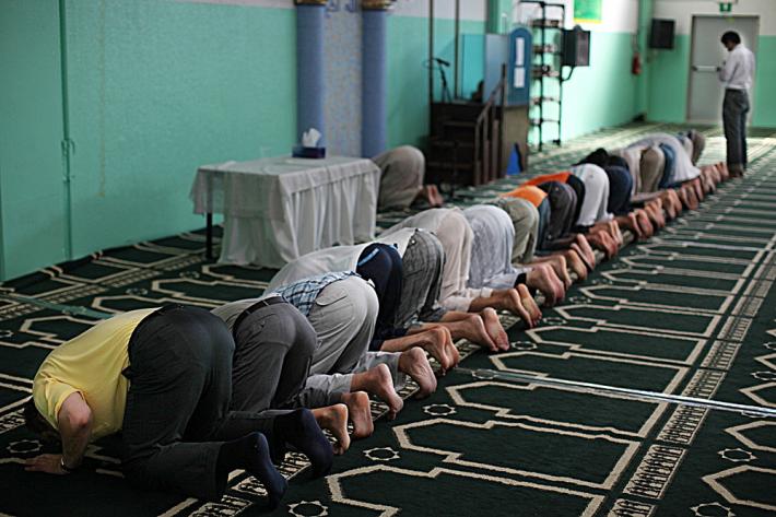 Moschee chiuse, il Ramadan inizia  in piazza Garibaldi