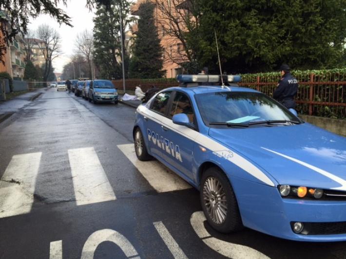 Giallo per un uomo morto in via Micheli