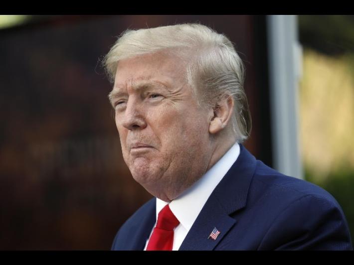 Trump nega ogni responsabilit&agrave; per l'idea sui disinfettanti