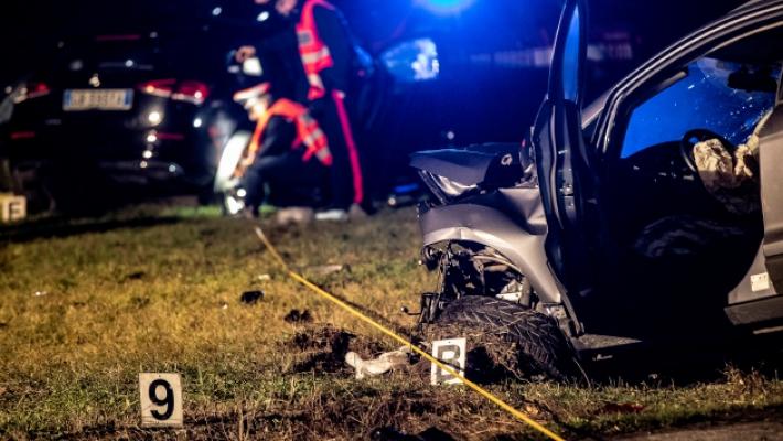 Schianto sulla Massese, la donna alla guida della Ford indagata per omicidio stradale