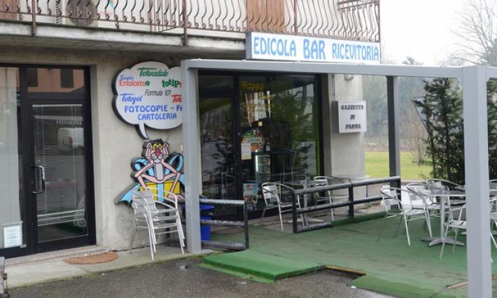 Finti clienti rubano incasso e &laquo;grattini&raquo; alla barista