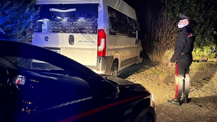 Ubriaco e senza patente: con il furgone semina il panico a San Nicomede