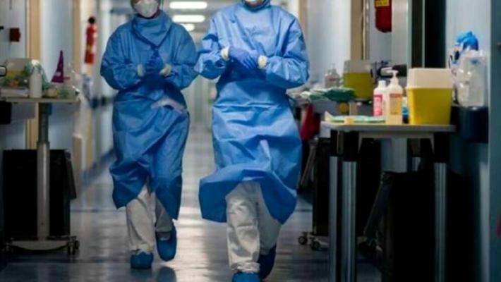 Preleva con il bancomat di un paziente: infermiere patteggia