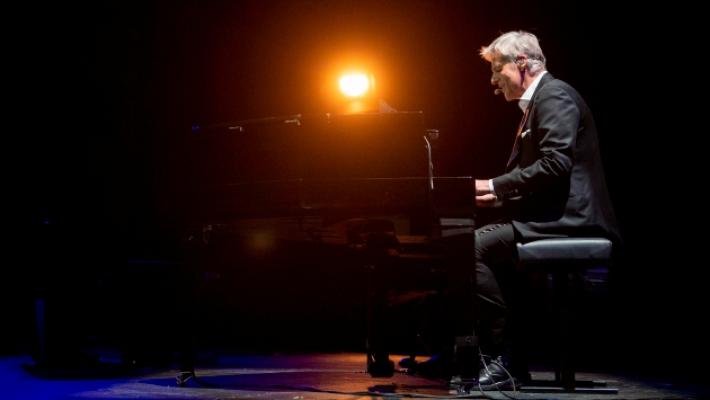 Teatro Regio, emozioni con Baglioni