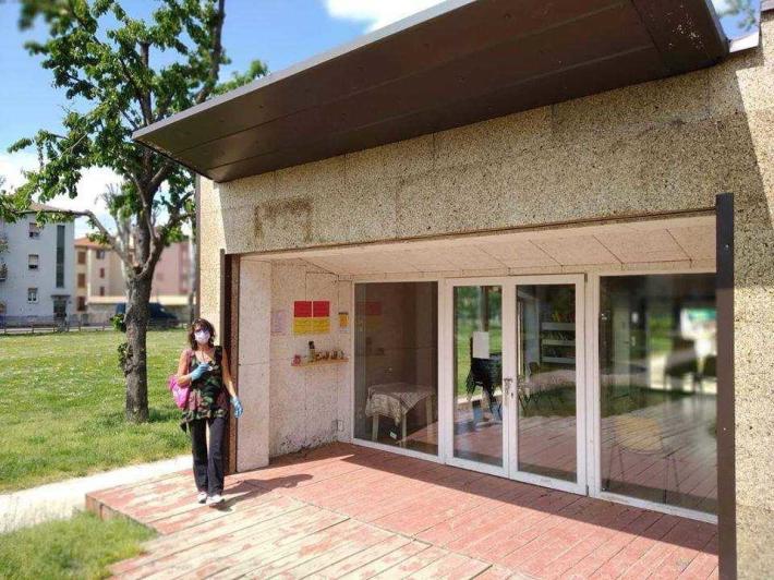 Quegli anziani nel bisogno. E cos&igrave; al Modulo Eco &egrave; nata la mensola della solidariet&agrave;