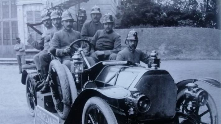 Pompieri, due secoli d'amore per Parma