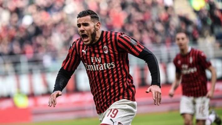 Paris Saint Germain su Theo Hernandez, il giocatore frena