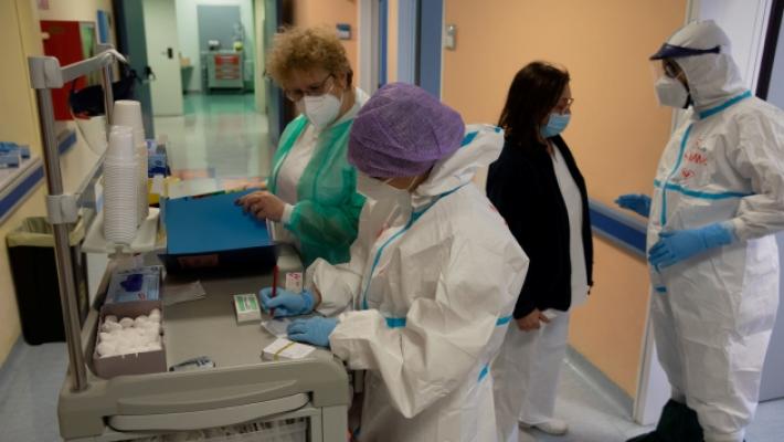 Al Maggiore 352 positivi: primi segnali di calo