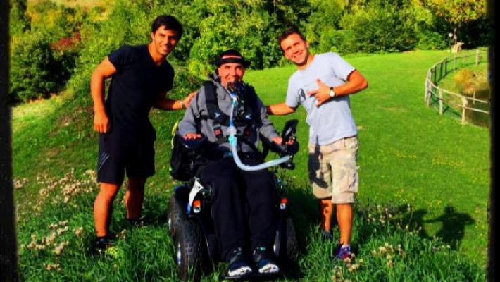 "Ciao Walter, fai le tue acrobazie da lass&ugrave;". Il cordoglio sui social. Oggi i funerali di Belli