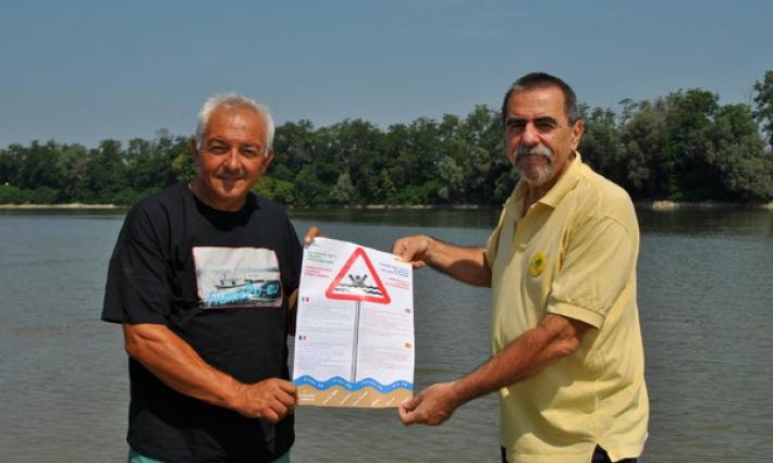 I pericoli del Po scritti in 13 lingue