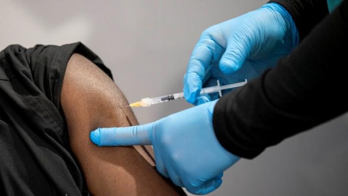 Vaccinazioni anti Covid. Emilia-Romagna pronta per la quarta dose: interessati gli over 80, gli ospiti delle strutture per anziani anche di et&agrave; inferiore e le persone fragili tra i 60 e i 79 anni. Esc