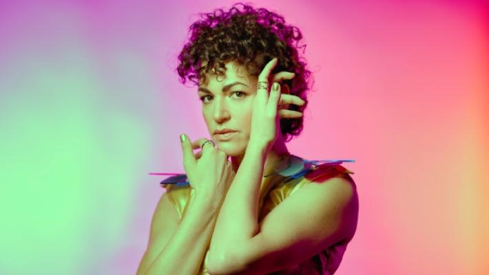 Sara Loreni: &laquo;Cavalco la tigre perch&eacute; &egrave; il momento di resistere&raquo;