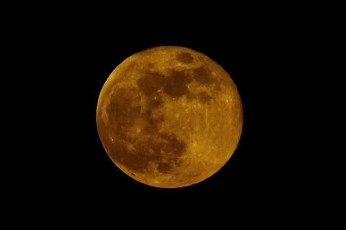 La Superluna fotografata da un lettore