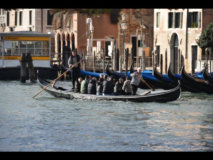 Muore travolto in gondola da vaporetto, risarcimento di 4 milioni