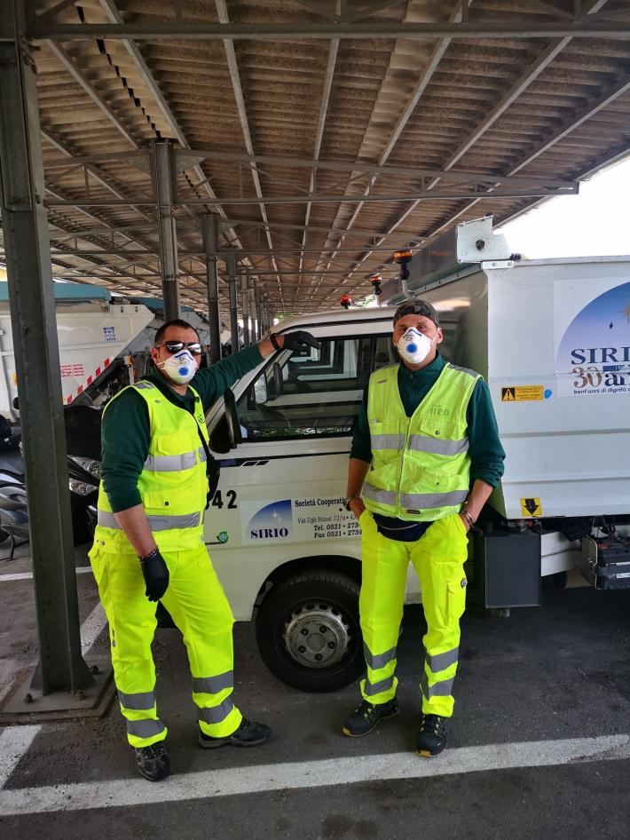 Gli operatori ecologici: &laquo;Un lavoro non facile, ma la gente ci dice "grazie"&raquo;