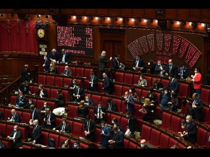 Pagano definisce Silvia Romano "neo terrorista", bagarre alla Camera