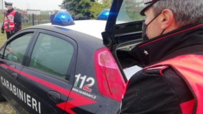 Fidenza, aveva cocaina e un coltello nella borsetta. Denunciata una donna