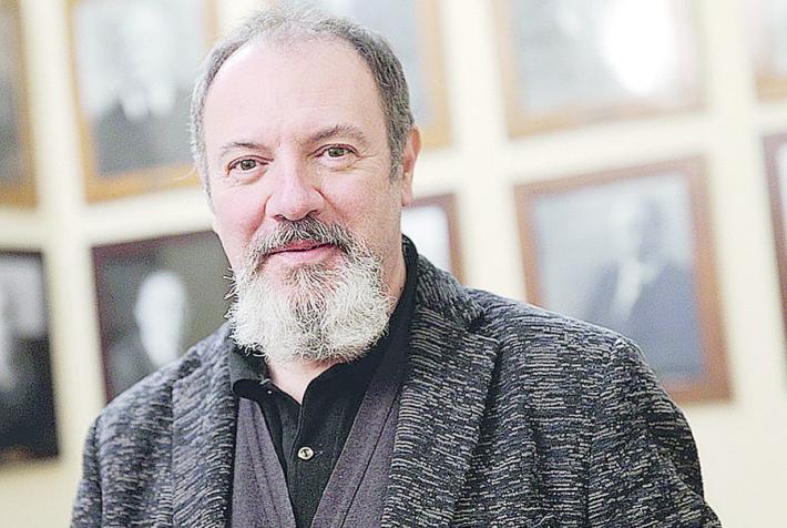 Carlo Lucarelli:  La mia coscienza &laquo;noir&raquo; &egrave; nata leggendo a 13 anni Scerbanenco