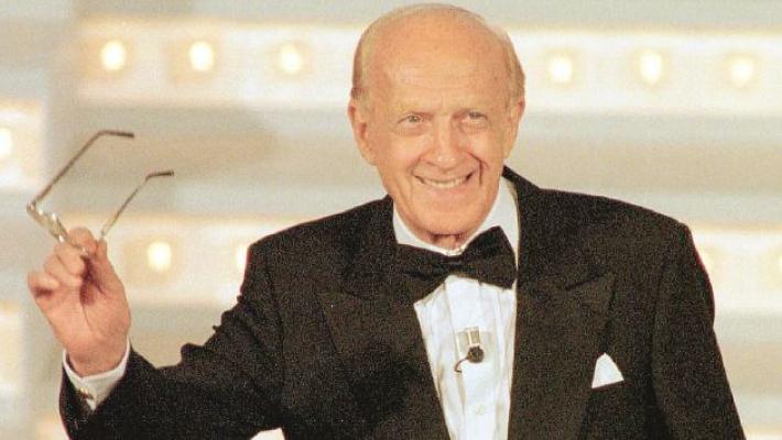 Un secolo di Raimondo Vianello, tutta l'eleganza della comicit&agrave;