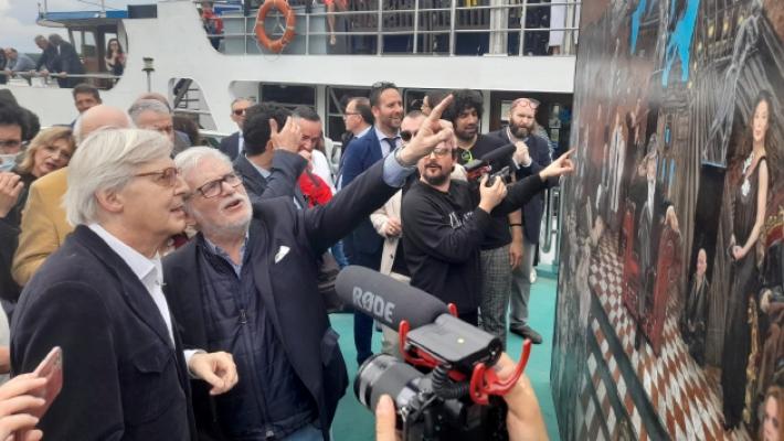 Sgarbi, compleanno sulla nave Stradivari per celebrare la &laquo;rinascita del Po&raquo;
