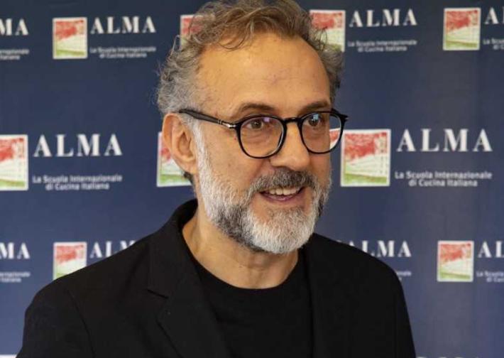  Lo chef Bottura: 'Riapro il 2 giugno, voglio sicurezza'