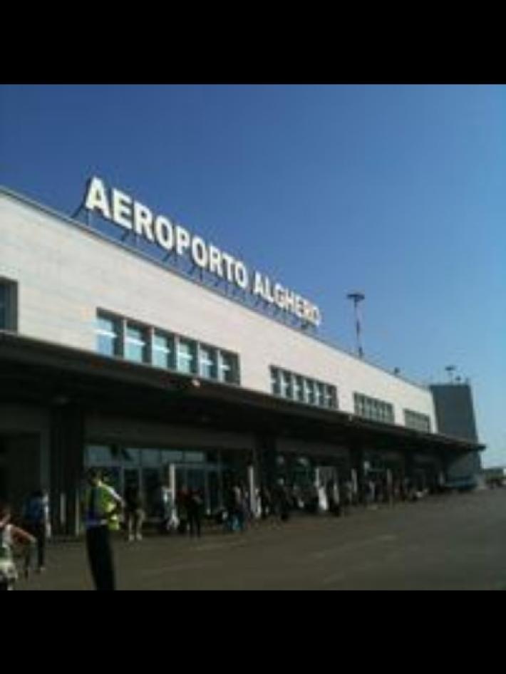 Sardegna, si torna nelle spiagge. E dal 21 tutti gli aeroporti sardi riaprono ai voli privati