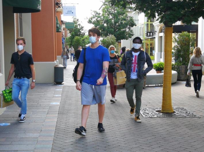 Fidenza Village, primi clienti tra severe norme di sicurezza