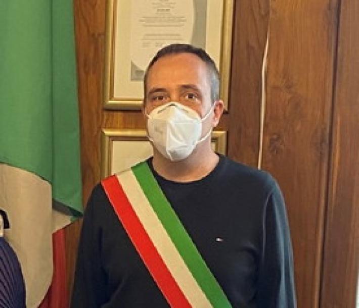 La rabbia di Massari: &laquo;Tutti insieme all'aperitivo come se nulla fosse&raquo;