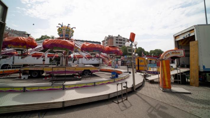 Oggi debutta il luna park della discordia in via Casati Confalonieri