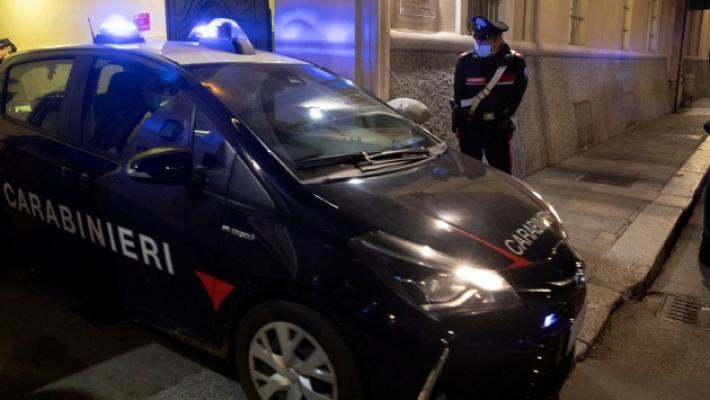 A dieci anni sotto la pioggia da solo: &laquo;Ho litigato con la mamma&raquo;