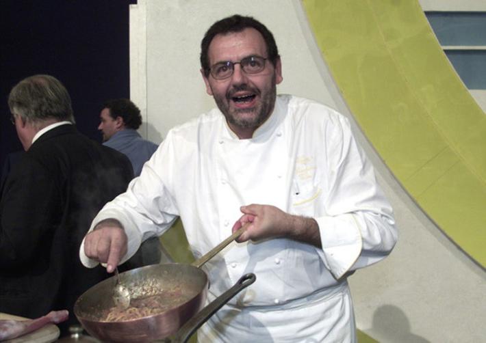 Vissani: "Non so quando riaprir&ograve;"; Cannavacciuolo punta sulla tecnologia