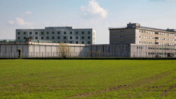 Via Burla, infermiera aggredita da un detenuto