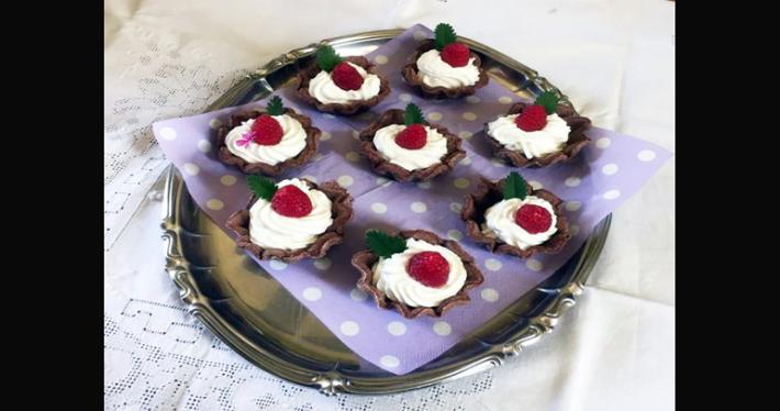 Crostatine Pon Pon, Panna montata, zucchero e frutta piacciono a tutti