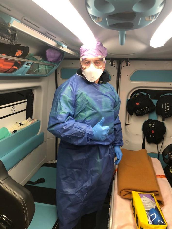 Gli infermieri: &laquo;Gli ultimi abbracci ai pazienti&raquo;