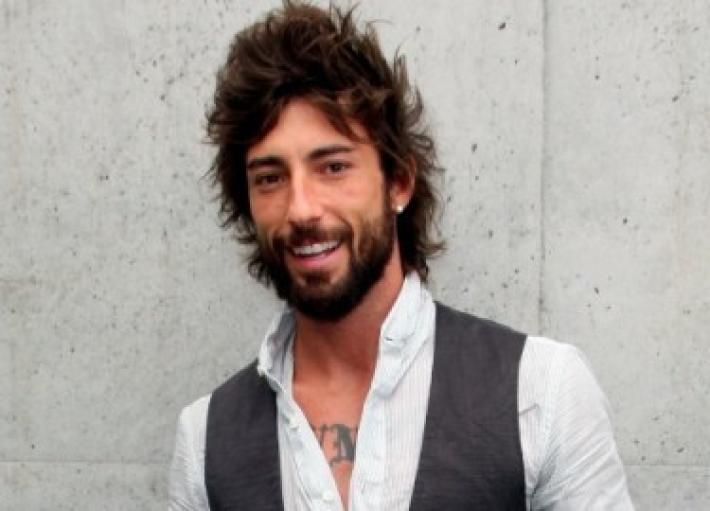 Aggredito Brumotti, l'inviato di 'Striscia'. Stava facendo un servizio sullo spaccio