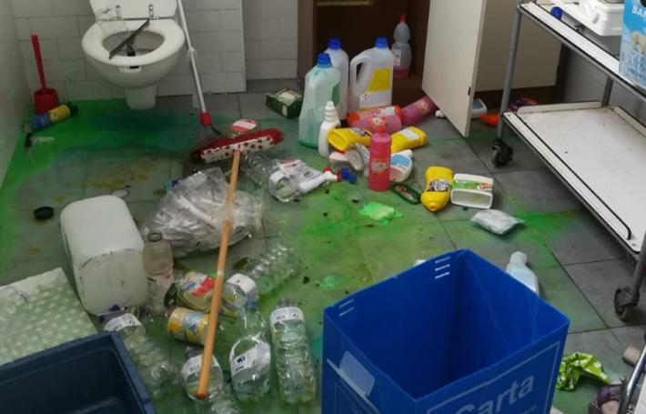 Nuova incursione:  i vandali  devastano l'oratorio