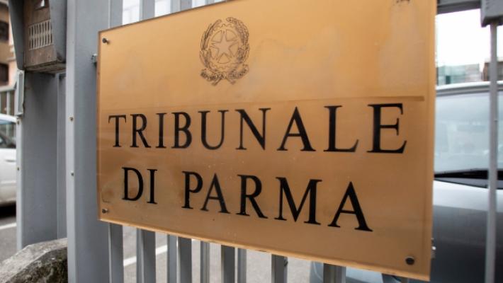 Escort o casalinga annoiata, ma sempre ricattatrice