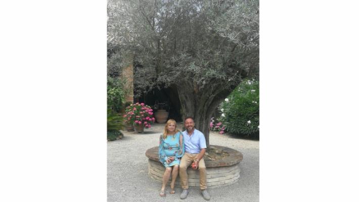 Un po' di Toscana a Lesignano: il &laquo;giardino delle meraviglie&raquo; di Roberto e Stefania
