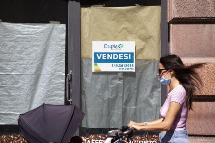 Via Garibaldi, cinque negozi non riaprono