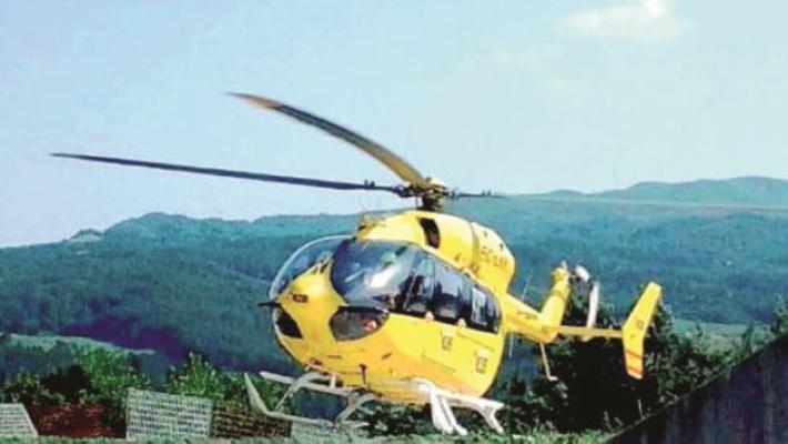 Ragazzino si amputa una mano mentre aiuta a tagliare la legna