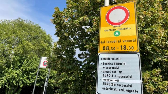 Smog, scatta l'Area verde. Ecco chi da oggi non pu&ograve; circolare