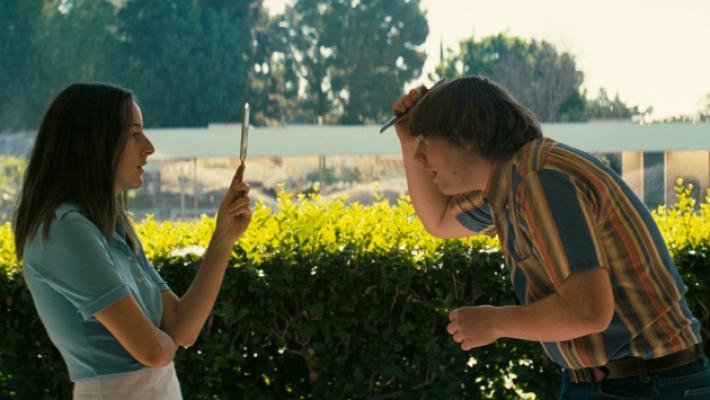 I nostri voti ai film: vince Licorice Pizza