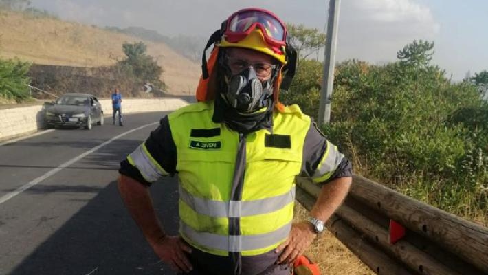 Attilio Ziveri: &laquo;Le mie giornate sul fronte del fuoco come volontario sulle pendici dell'Etna&raquo;