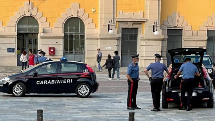In quattro senza biglietto: insulti al capotreno che li fa scendere a Fidenza dove creano altri problemi